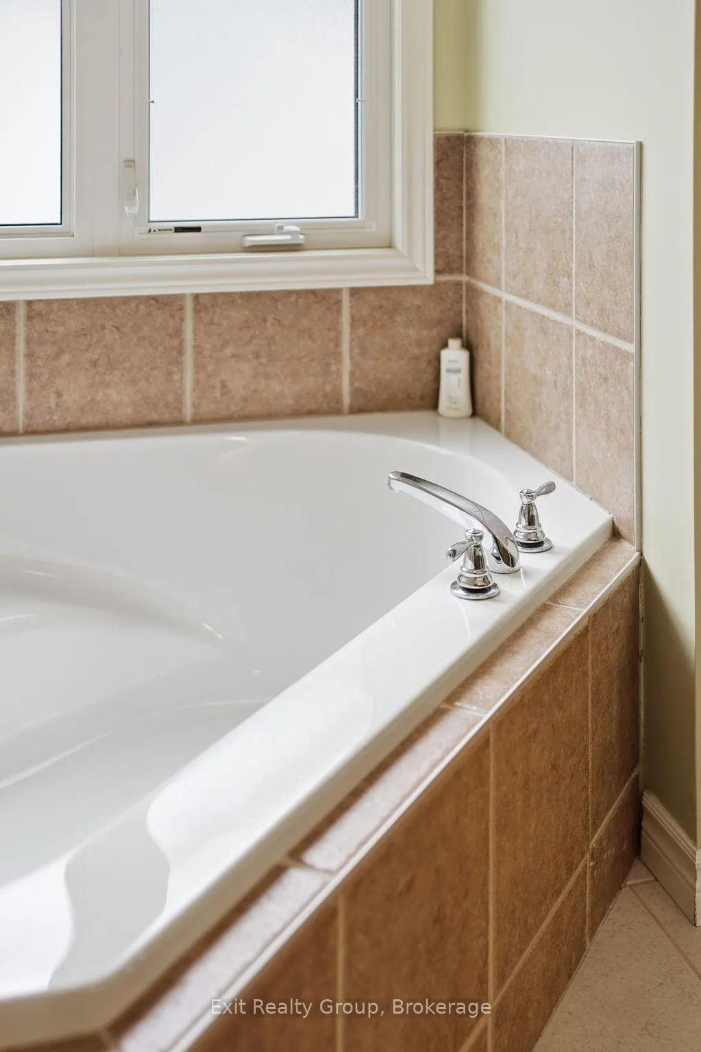 Photo 25 of 37 Aletha Drive, Prince Edward County, Wellington Ward — HOMEH