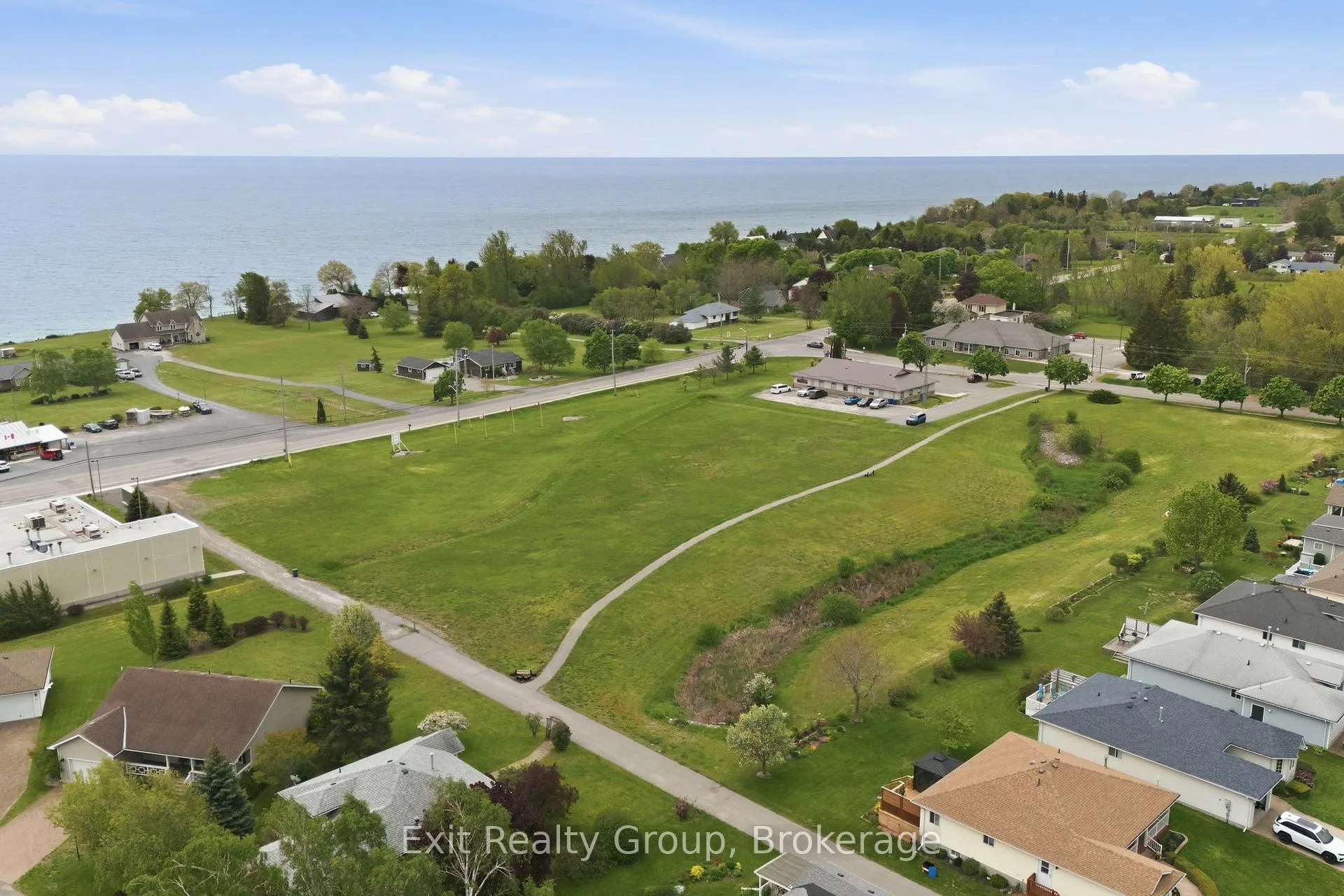 Photo 43 of 37 Aletha Drive, Prince Edward County, Wellington Ward — HOMEH