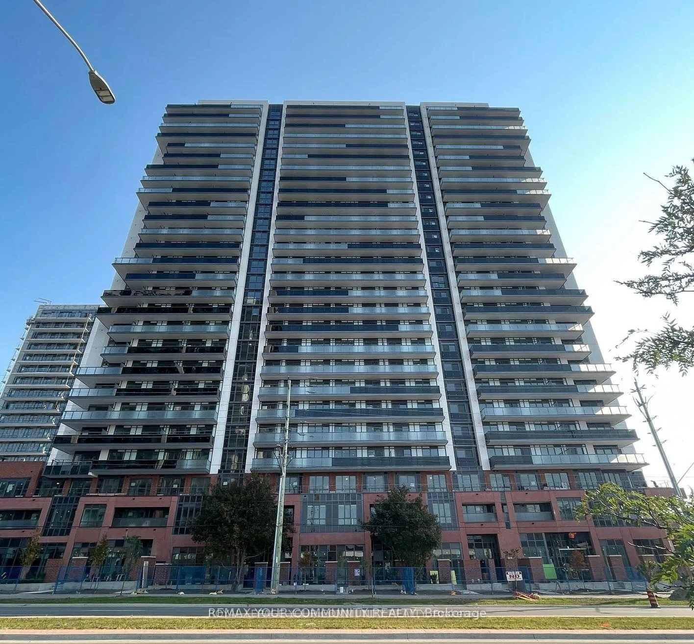 Front of Unit 917, 2545 Simcoe Street N