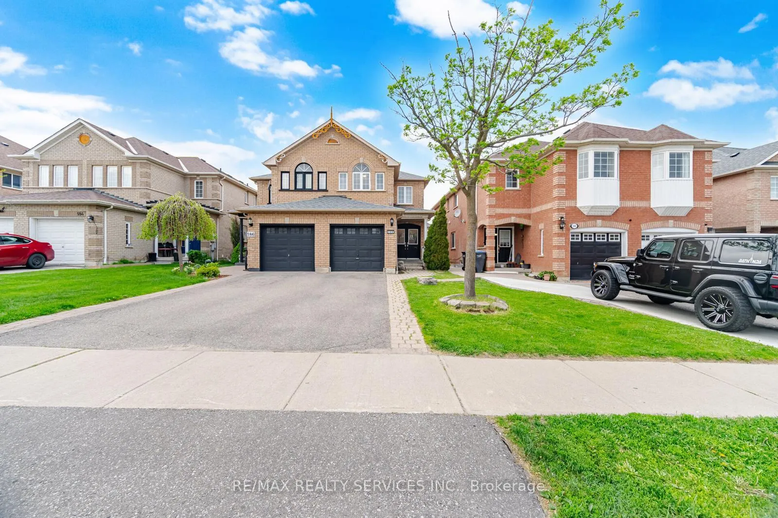 Photo 2 of 188 Tiller Trail, Brampton, Fletcher's Creek Village — HOMEH