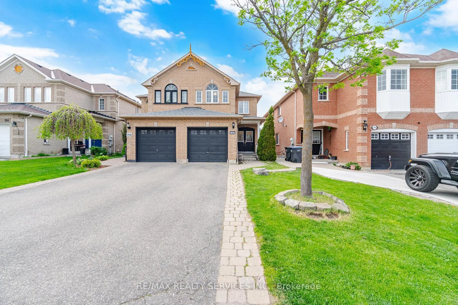 Photo 3 of 188 Tiller Trail, Brampton, Fletcher's Creek Village — HOMEH
