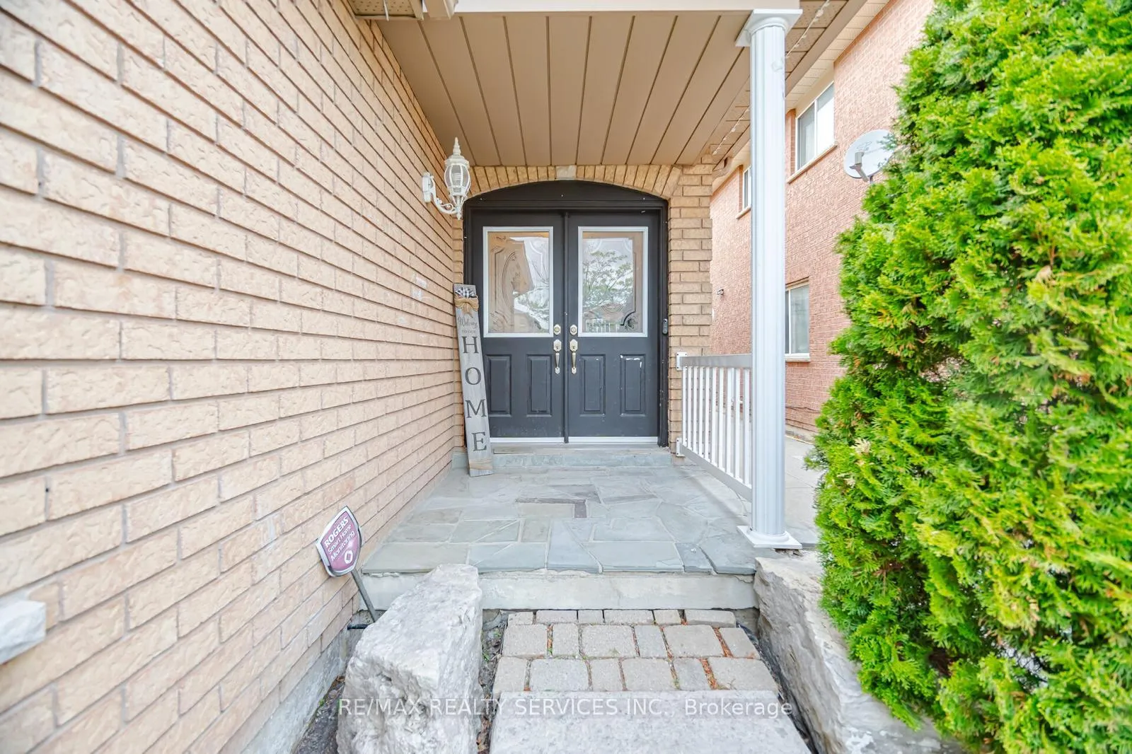 Photo 4 of 188 Tiller Trail, Brampton, Fletcher's Creek Village — HOMEH