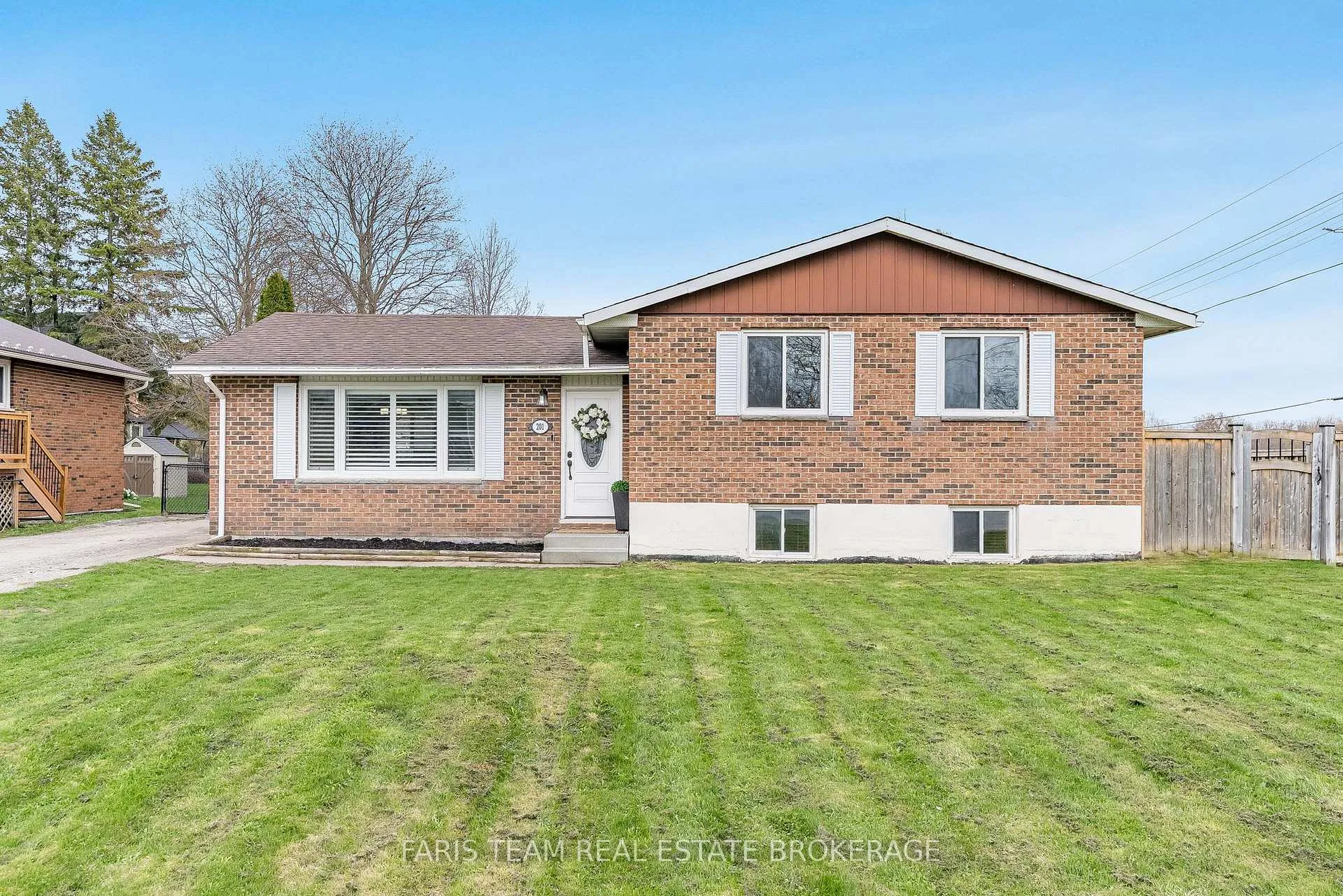Photo 1 of 201 Christopher Street, Clearview, Stayner — HOMEH