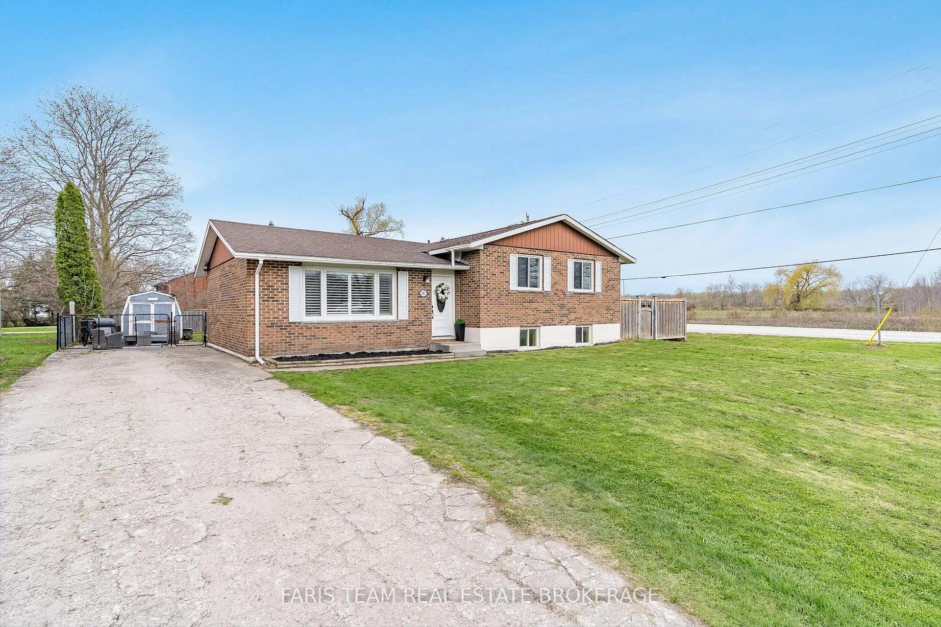 Photo 4 of 201 Christopher Street, Clearview, Stayner — HOMEH