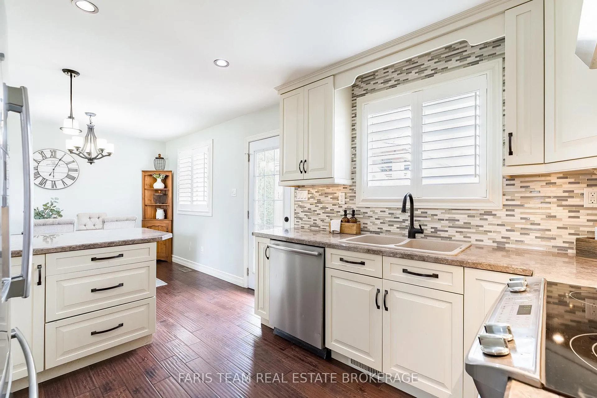 Photo 11 of 201 Christopher Street, Clearview, Stayner — HOMEH
