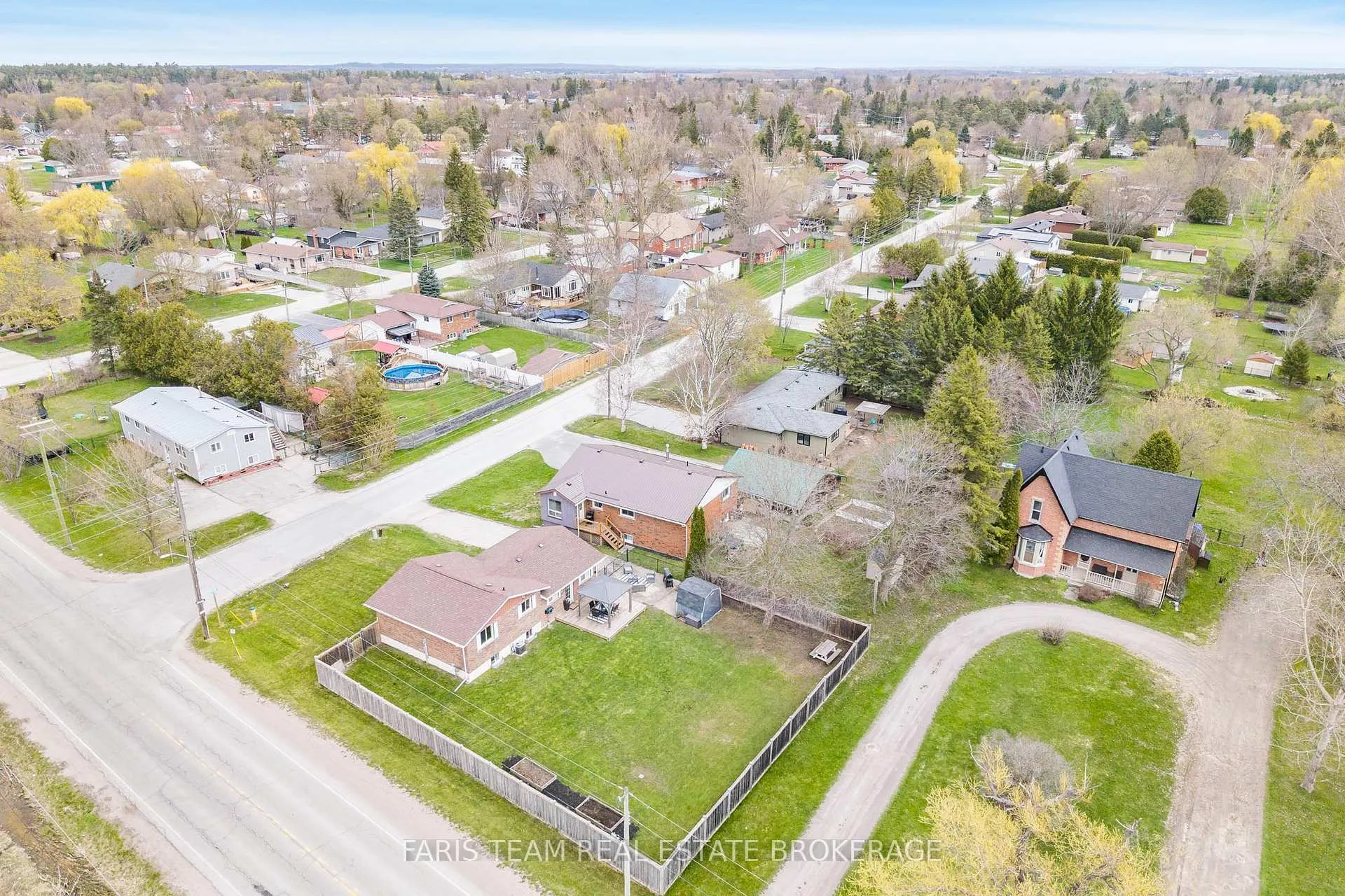 Photo 48 of 201 Christopher Street, Clearview, Stayner — HOMEH