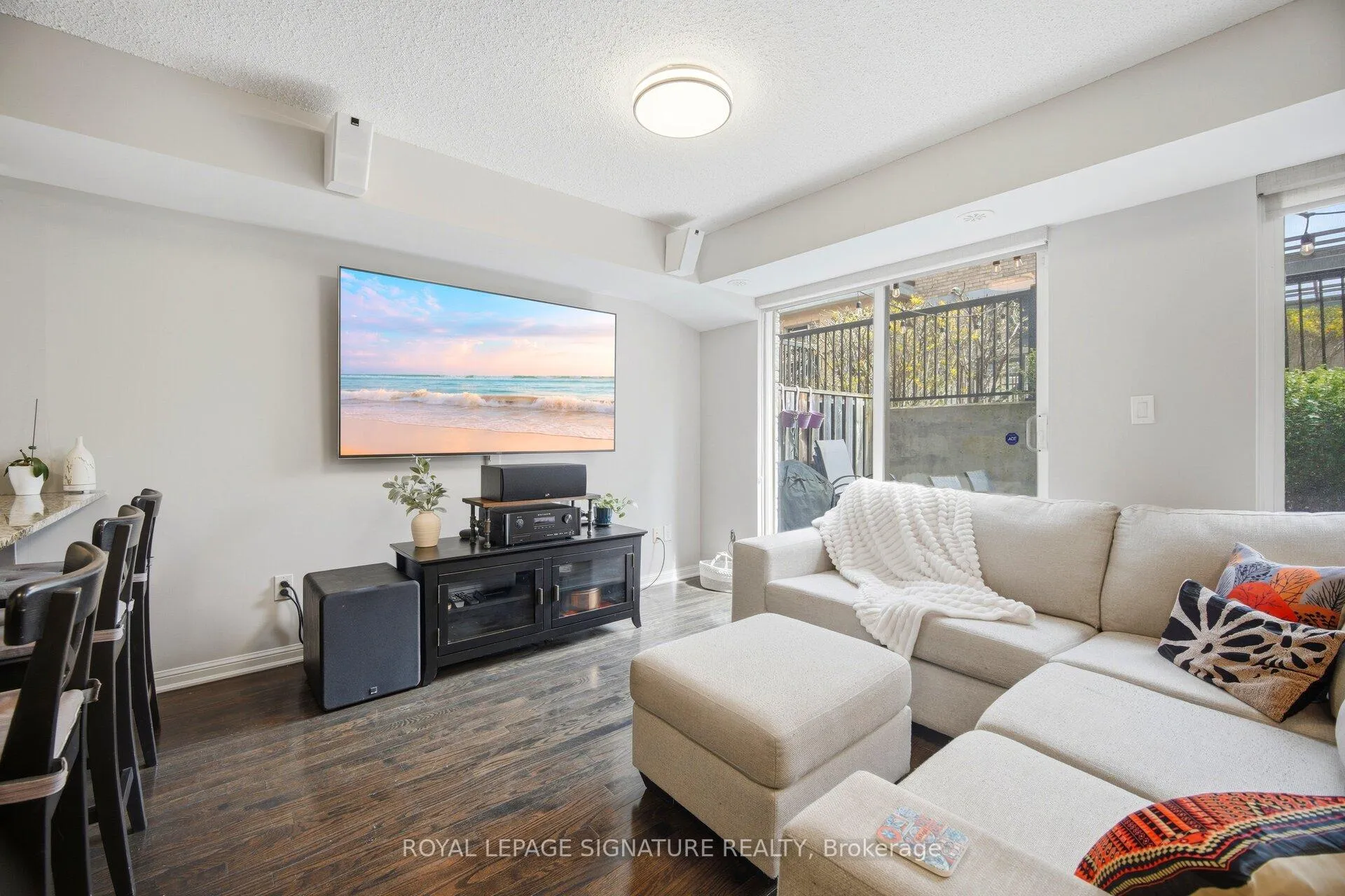 Photo 5 of Unit 162, 8 Foundry Avenue, Toronto, Dovercourt-Wallace Emerson-Junction — HOMEH