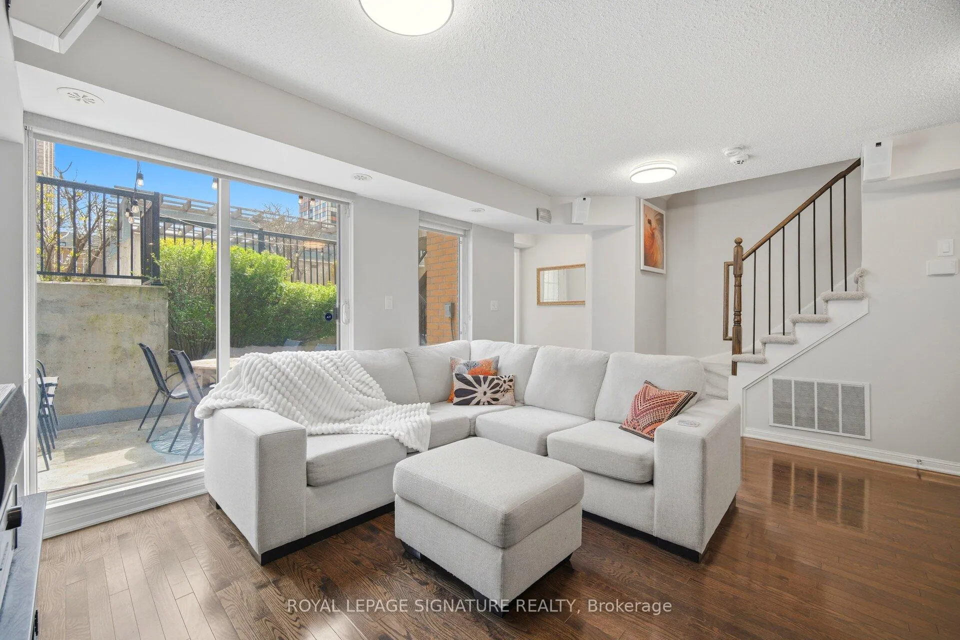 Photo 6 of Unit 162, 8 Foundry Avenue, Toronto, Dovercourt-Wallace Emerson-Junction — HOMEH