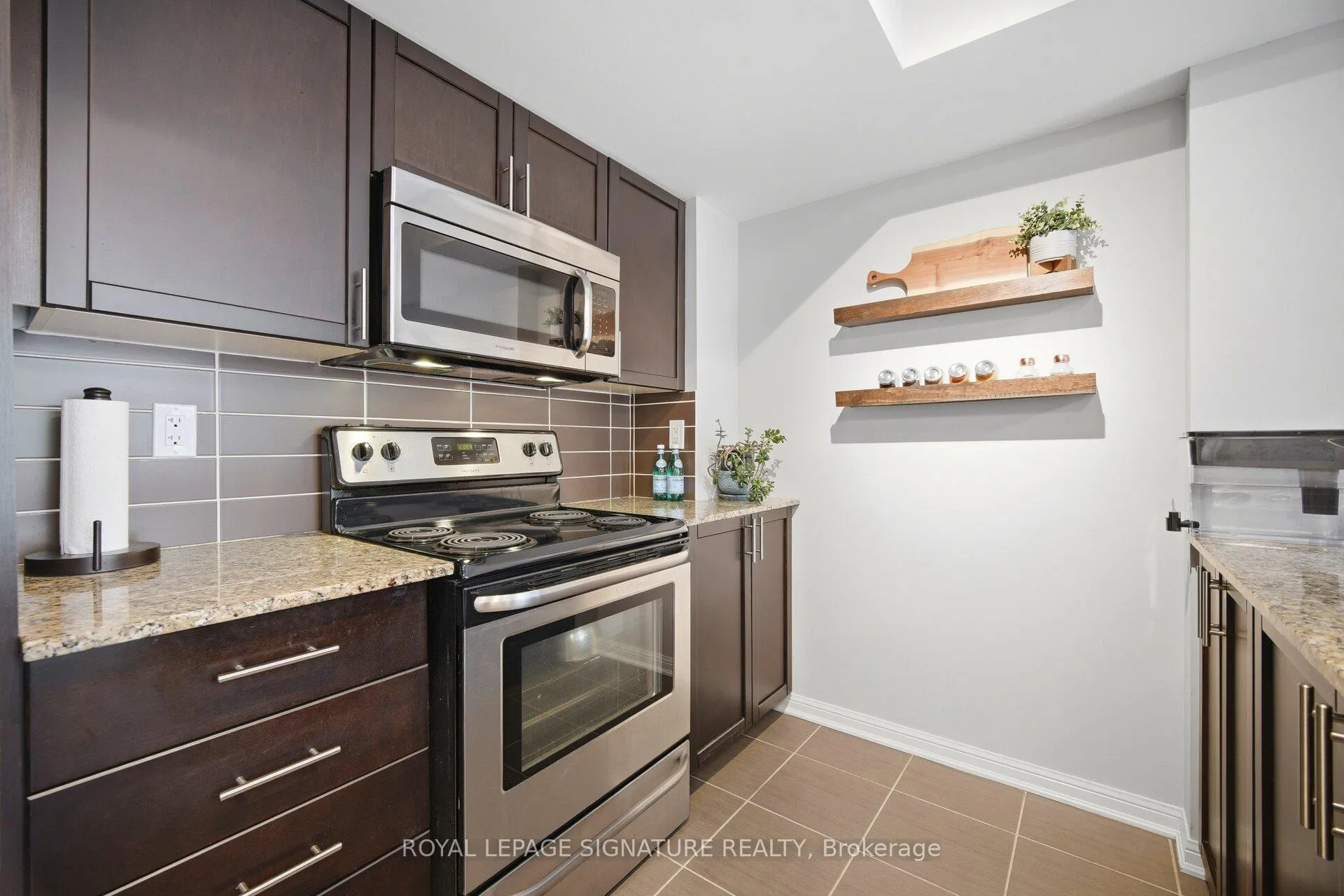 Photo 10 of Unit 162, 8 Foundry Avenue, Toronto, Dovercourt-Wallace Emerson-Junction — HOMEH