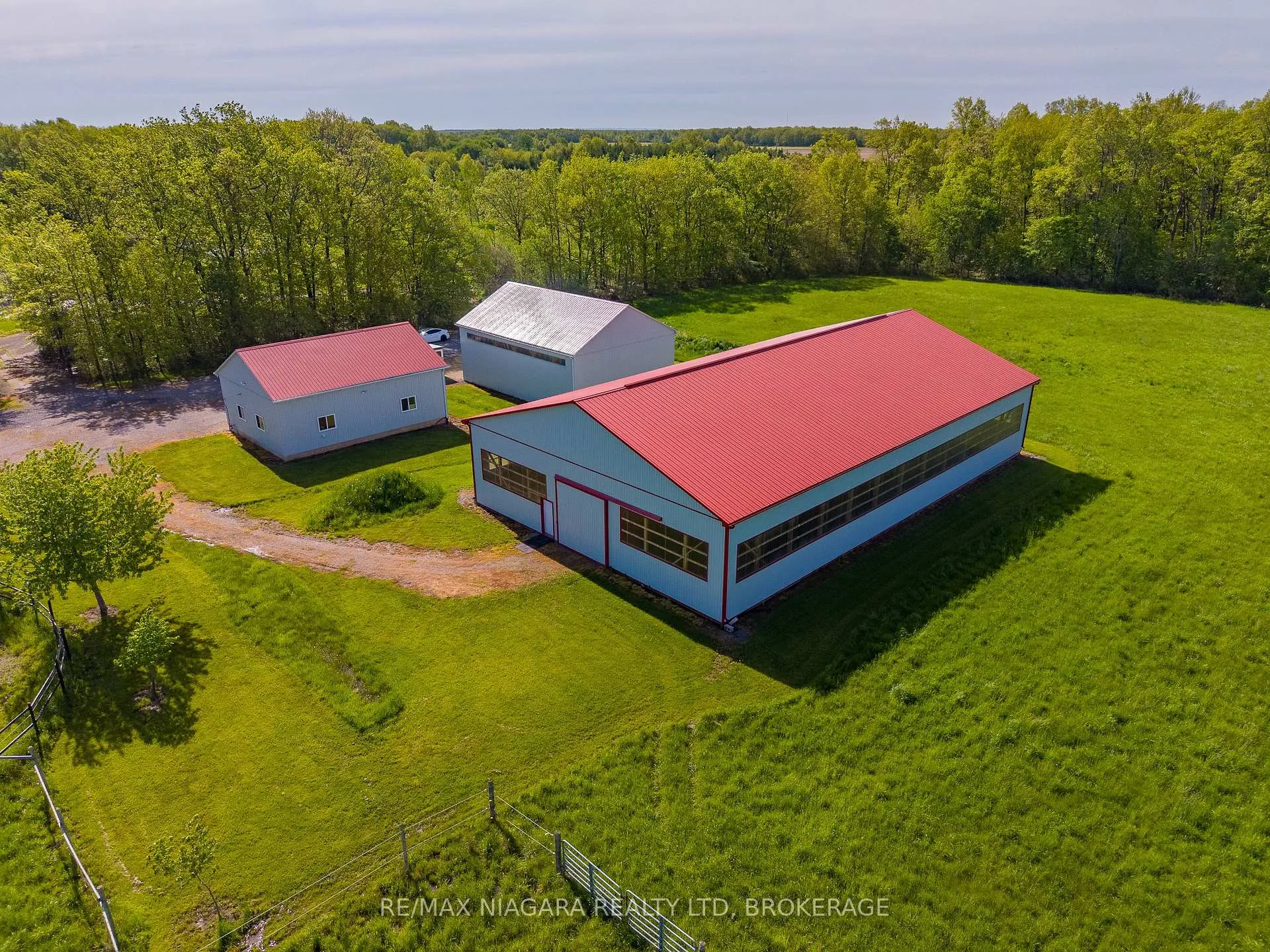 Photo 12 of 8001 Netherby Road, Niagara Falls, Schisler — HOMEH