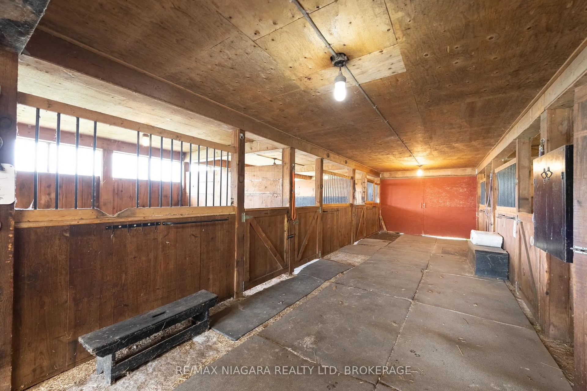 Photo 22 of 8001 Netherby Road, Niagara Falls, Schisler — HOMEH