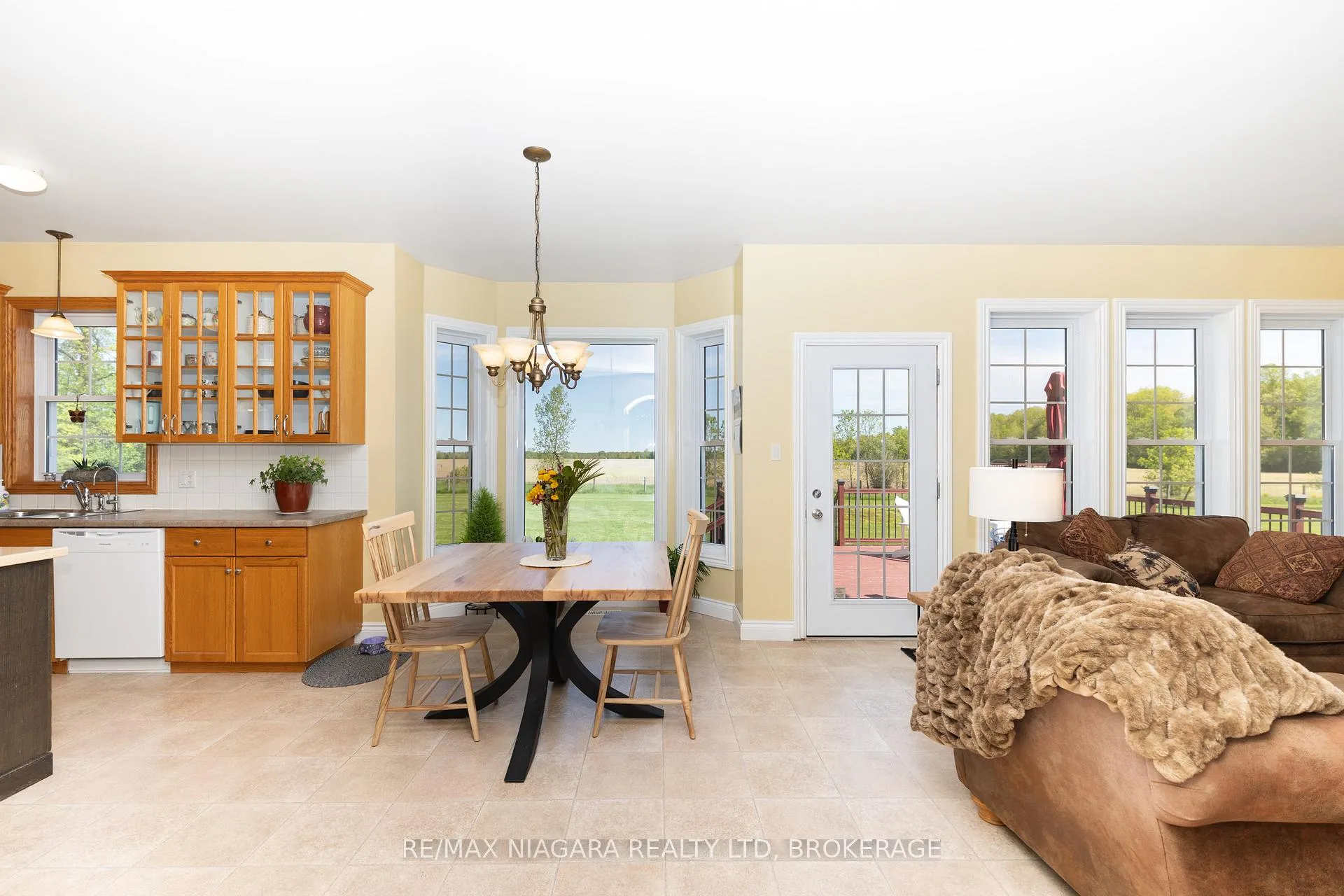 Photo 29 of 8001 Netherby Road, Niagara Falls, Schisler — HOMEH