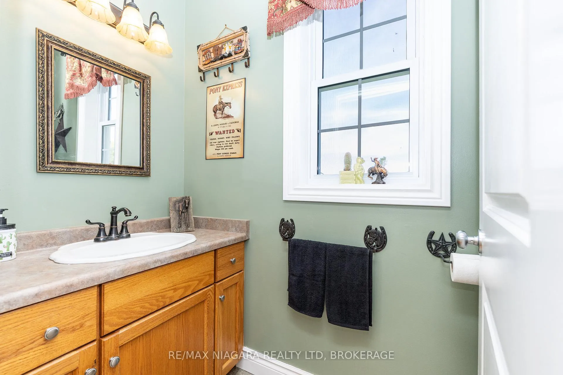 Photo 33 of 8001 Netherby Road, Niagara Falls, Schisler — HOMEH