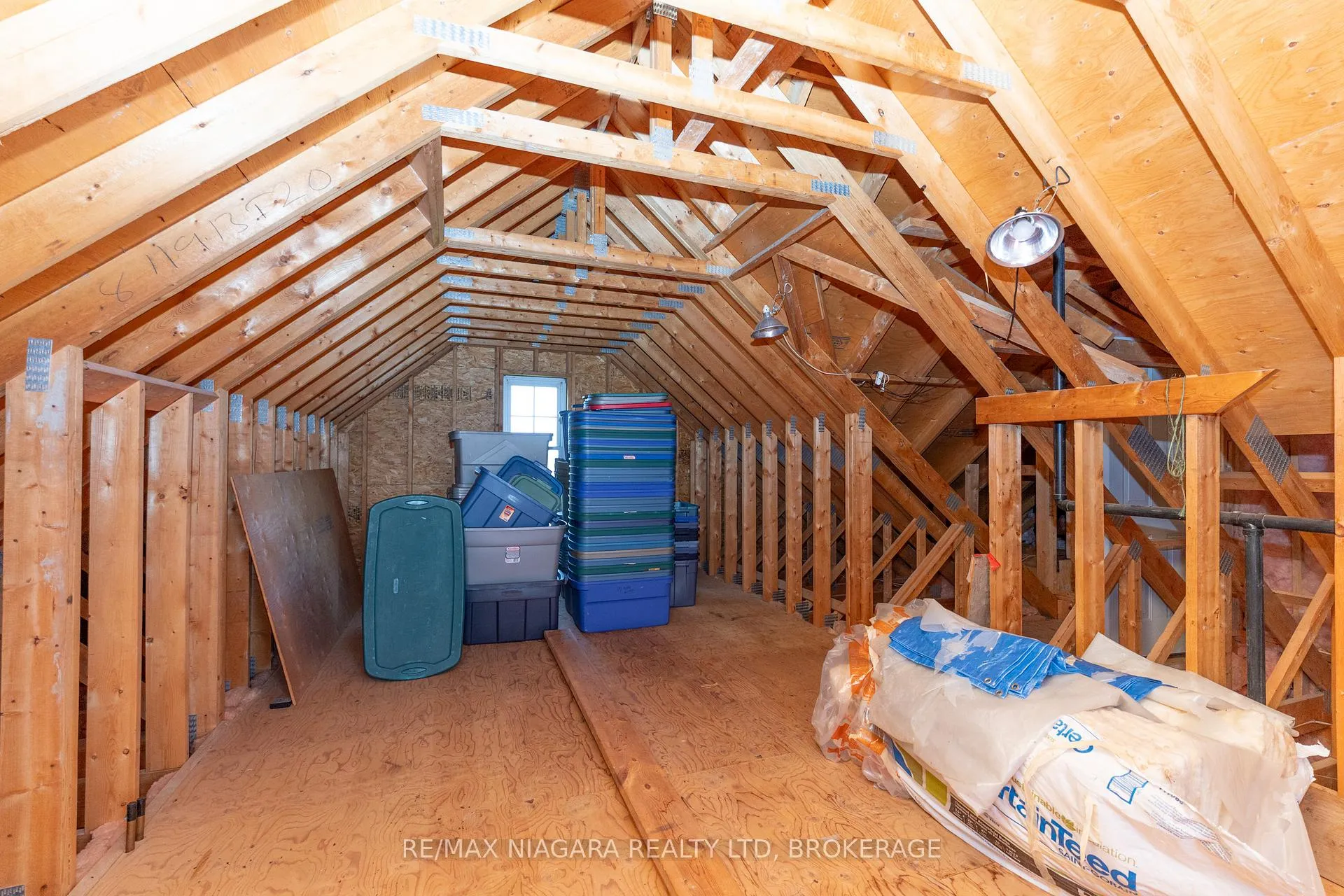 Photo 48 of 8001 Netherby Road, Niagara Falls, Schisler — HOMEH