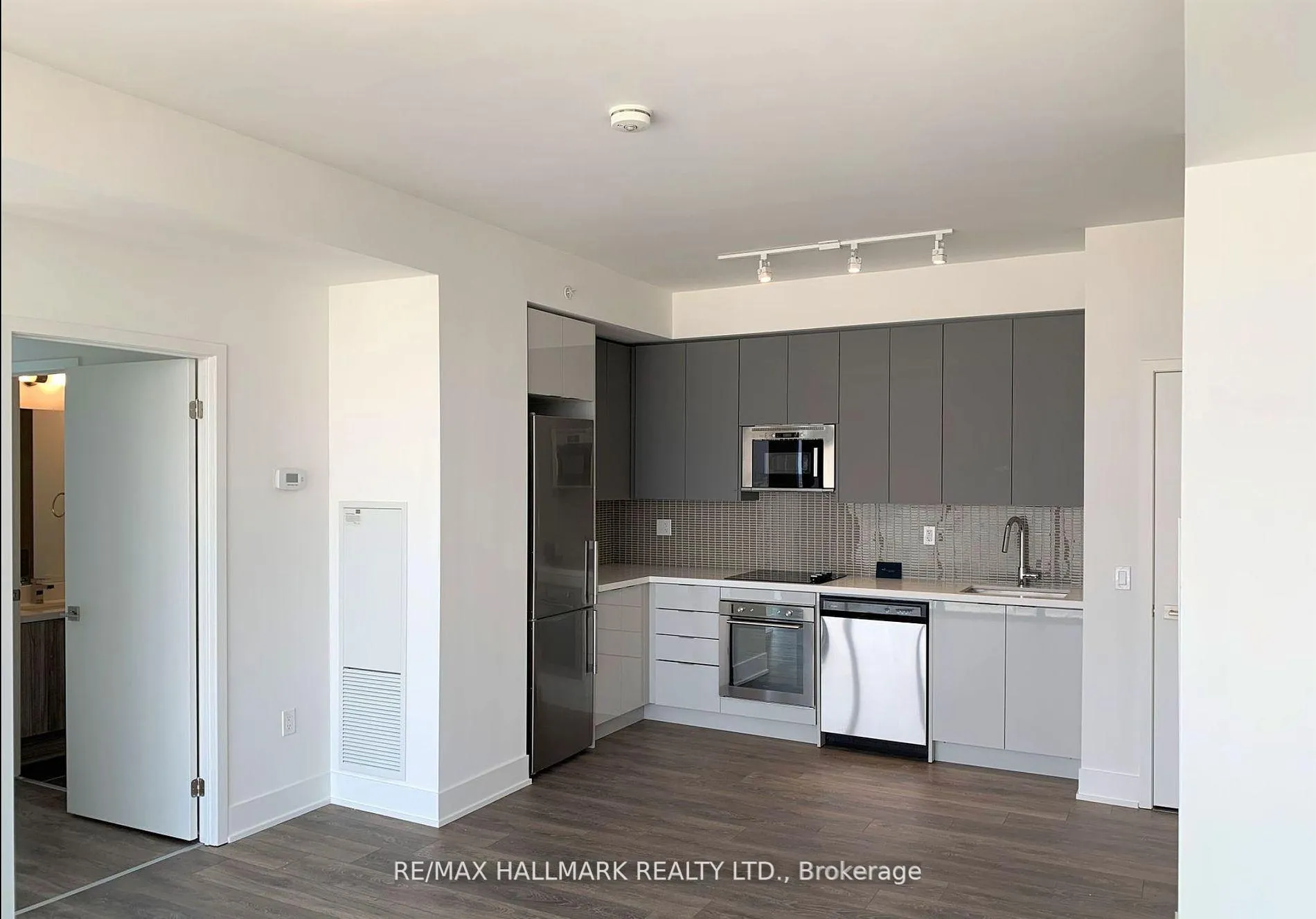 Photo 2 of Unit 1008, 2916 Highway 7, Vaughan, Concord — HOMEH