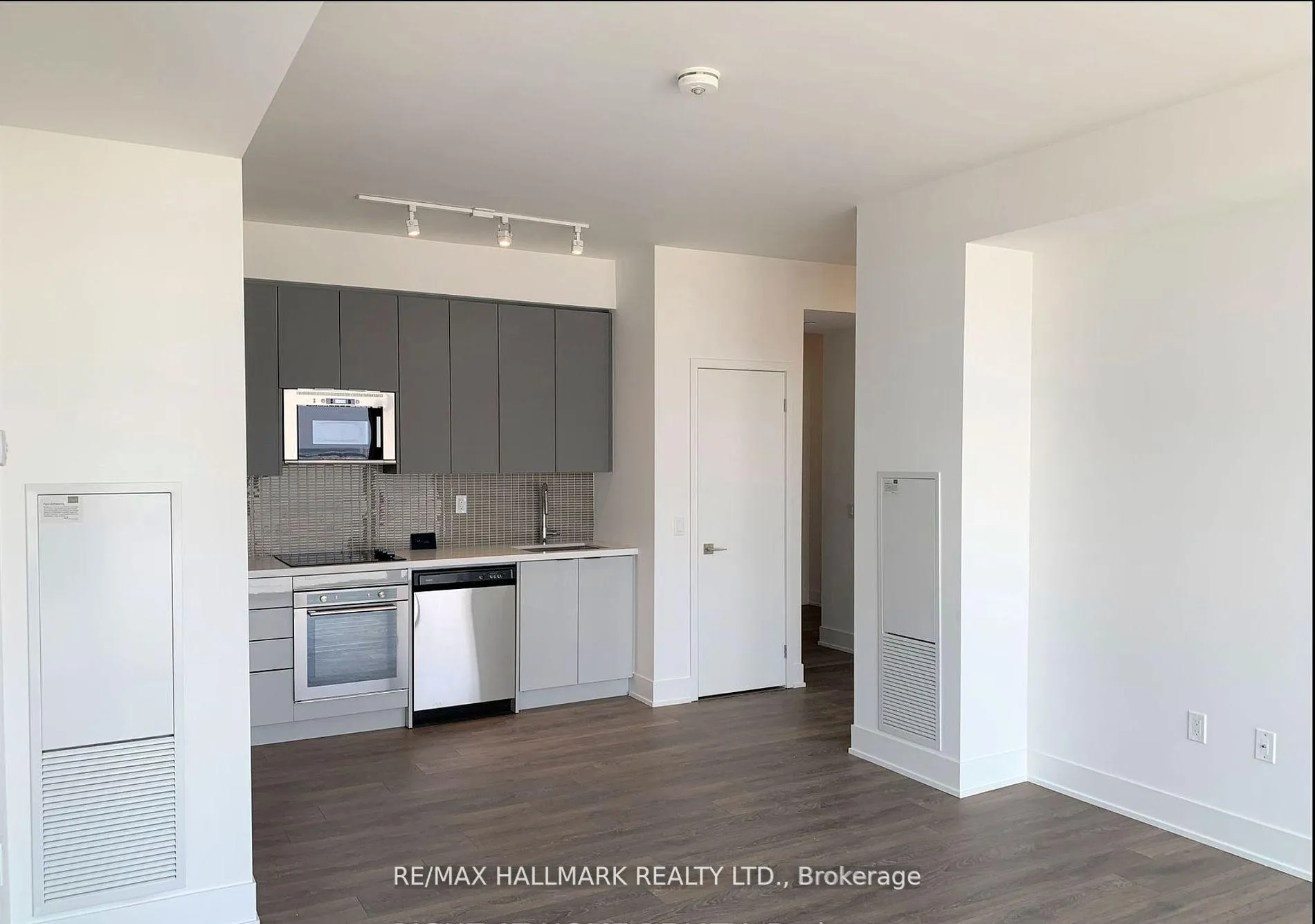 Photo 3 of Unit 1008, 2916 Highway 7, Vaughan, Concord — HOMEH