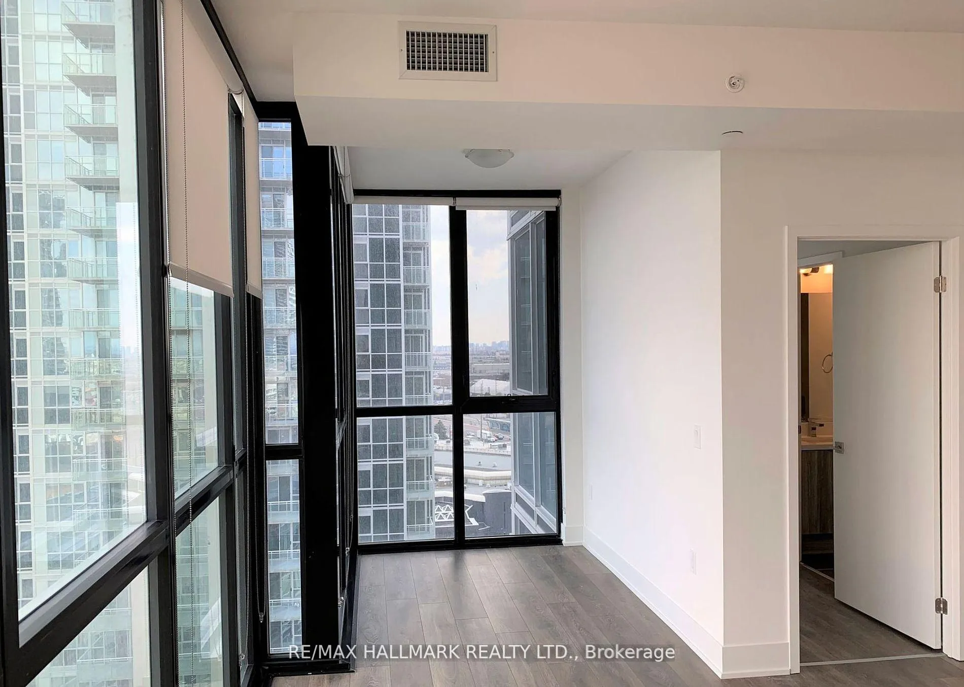 Photo 10 of Unit 1008, 2916 Highway 7, Vaughan, Concord — HOMEH