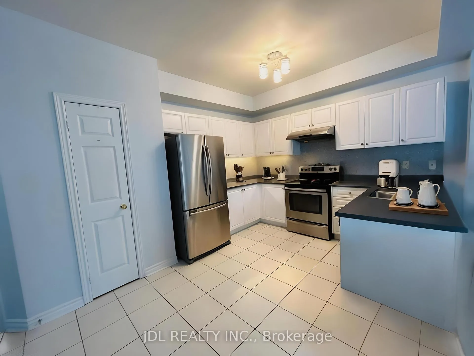 Photo 8 of Unit Upper, 45 Laurelbank Crescent, Georgina, Keswick South — HOMEH