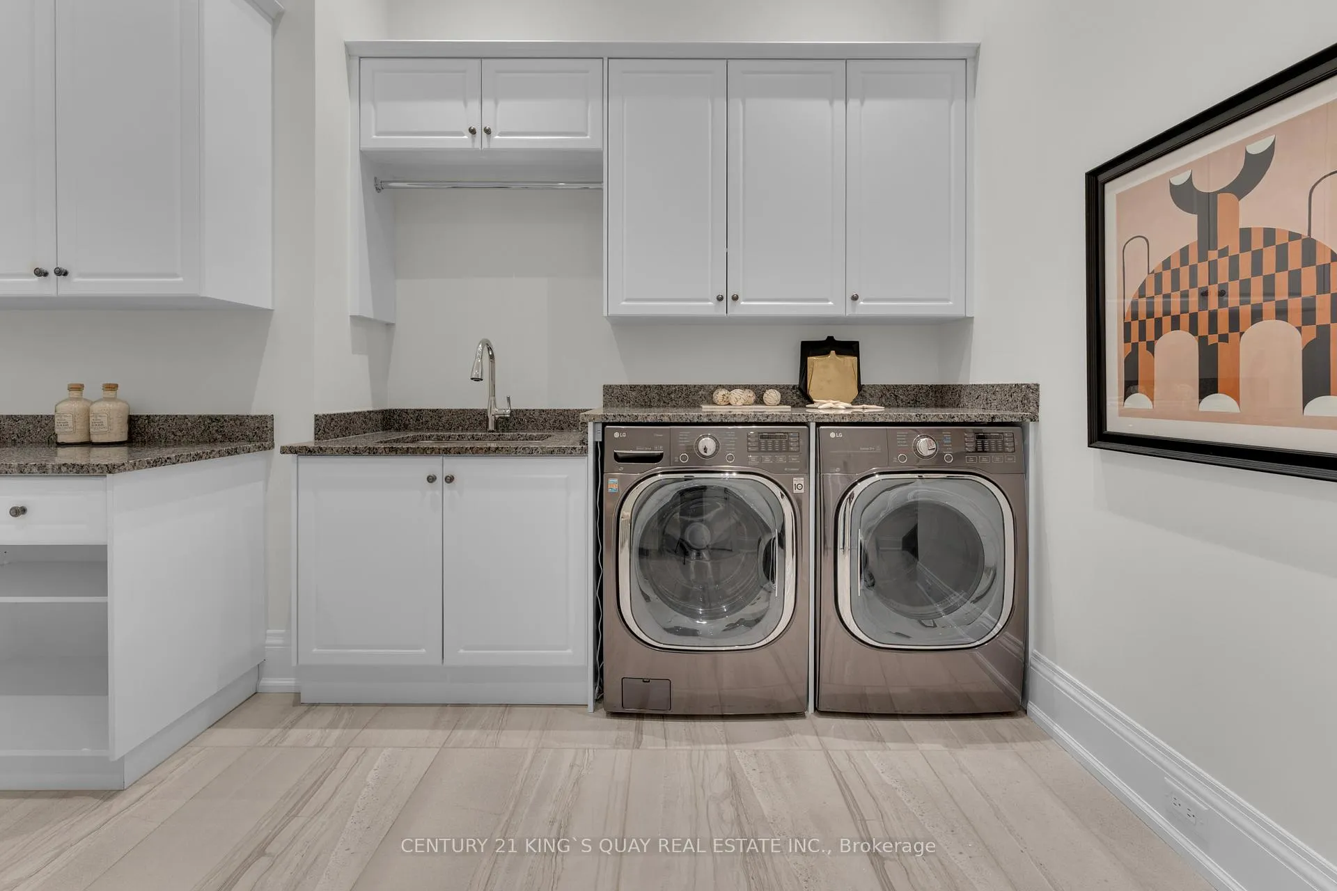 Photo 35 of Unit 32, 32 Hogan Court, King, King City — HOMEH