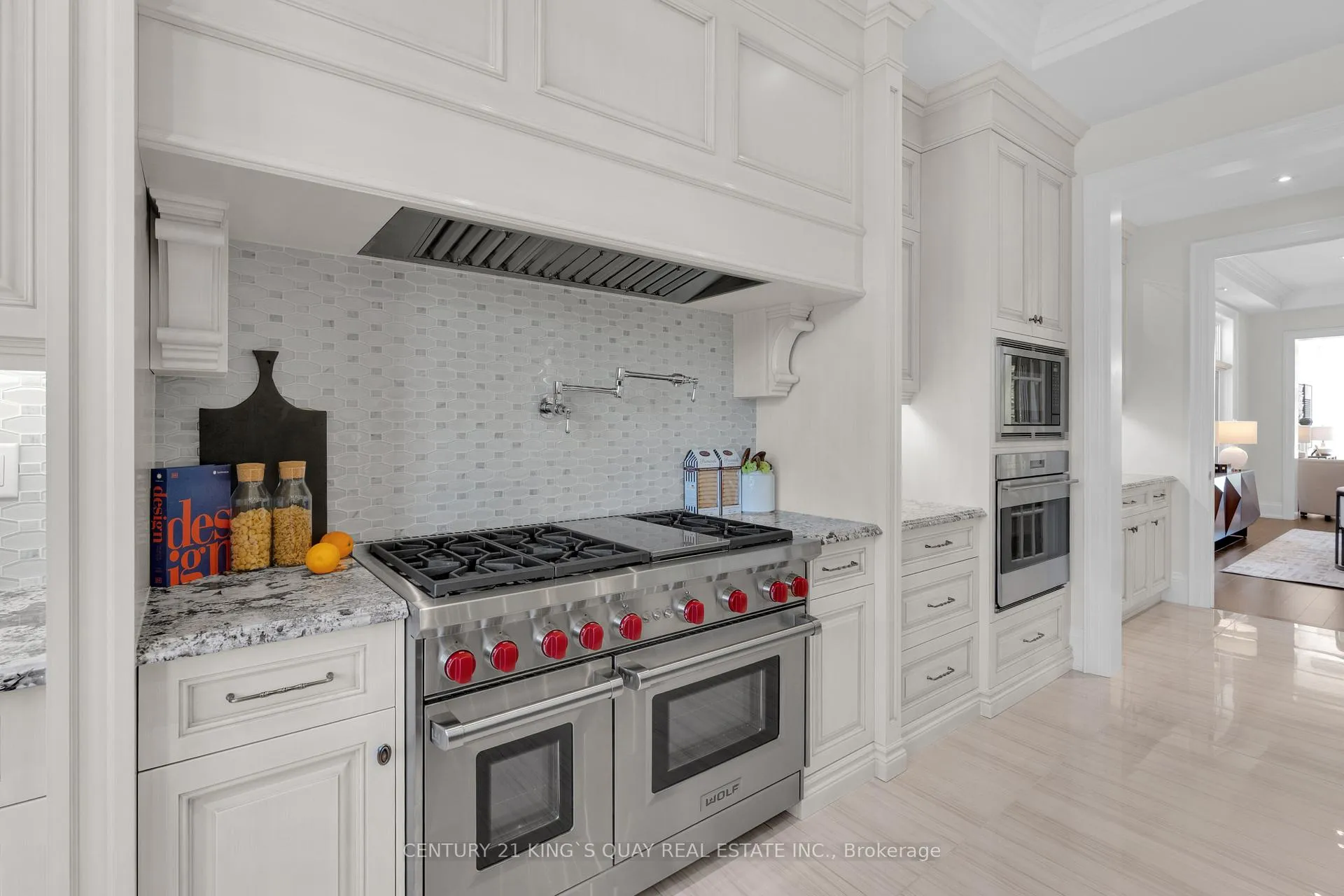 Photo 11 of Unit 32, 32 Hogan Court, King, King City — HOMEH
