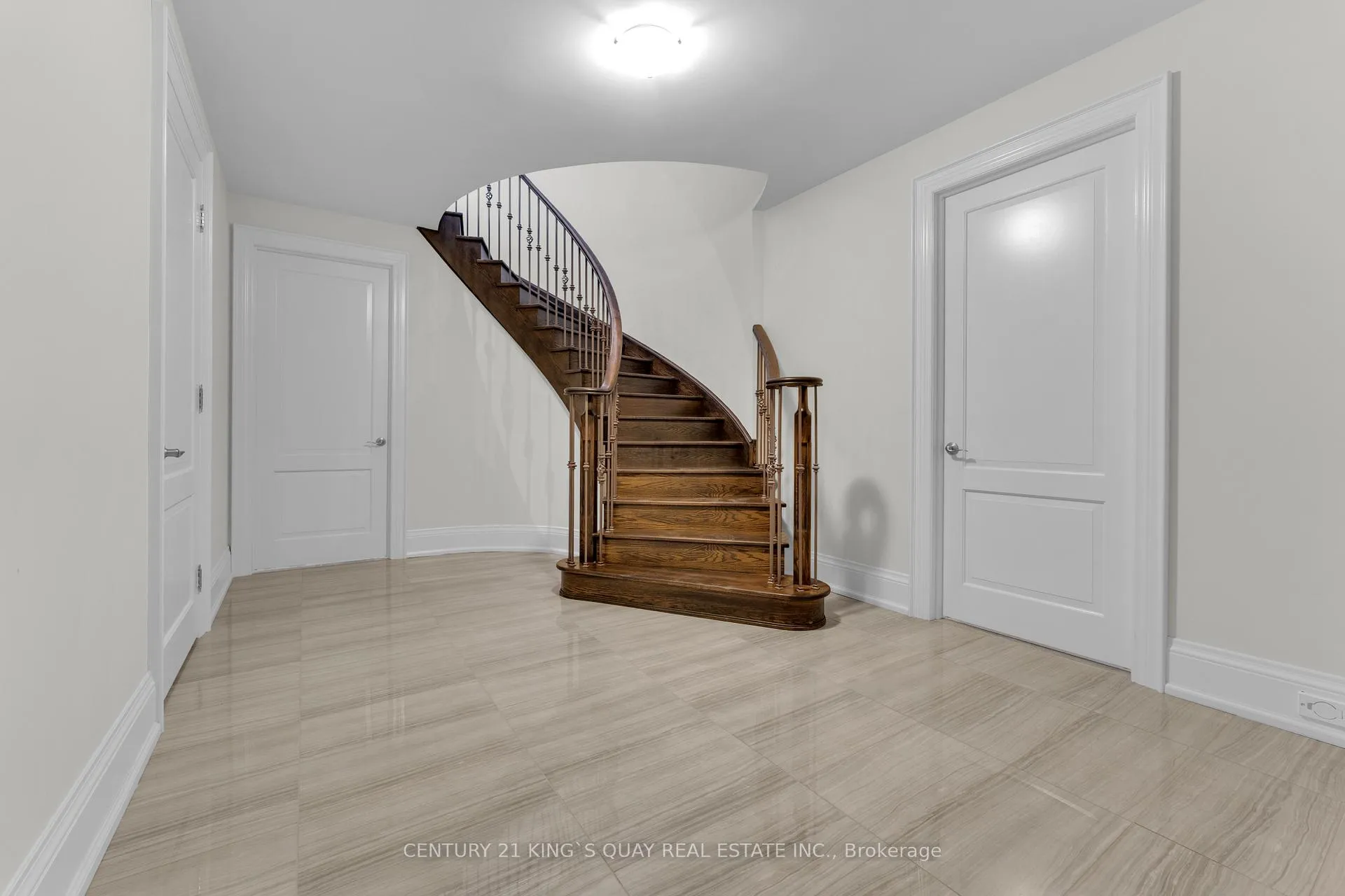 Photo 54 of Unit 32, 32 Hogan Court, King, King City — HOMEH