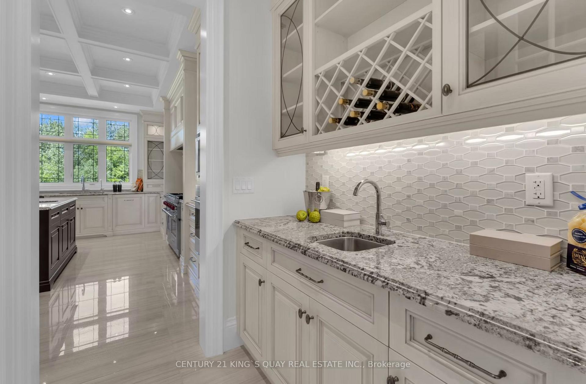 Photo 10 of Unit 32, 32 Hogan Court, King, King City — HOMEH