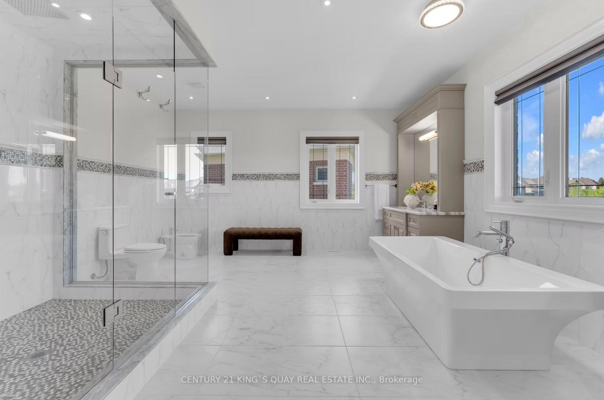 Photo 25 of Unit 32, 32 Hogan Court, King, King City — HOMEH