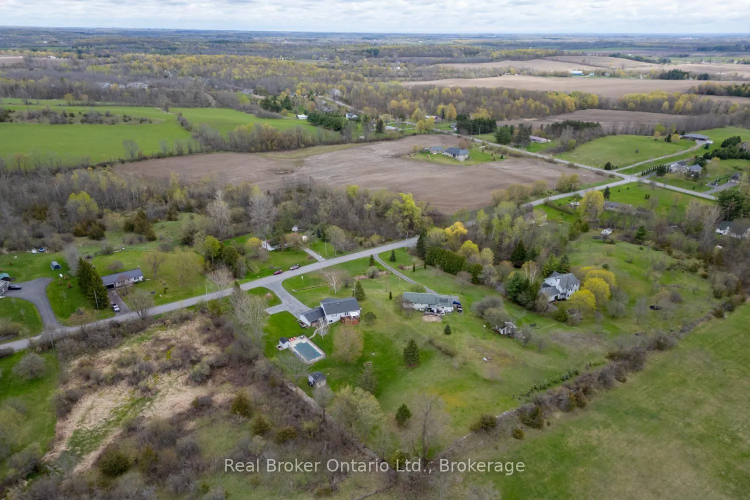 Photo 3 of 71 Morgan Road, Belleville, Thurlow Ward — HOMEH