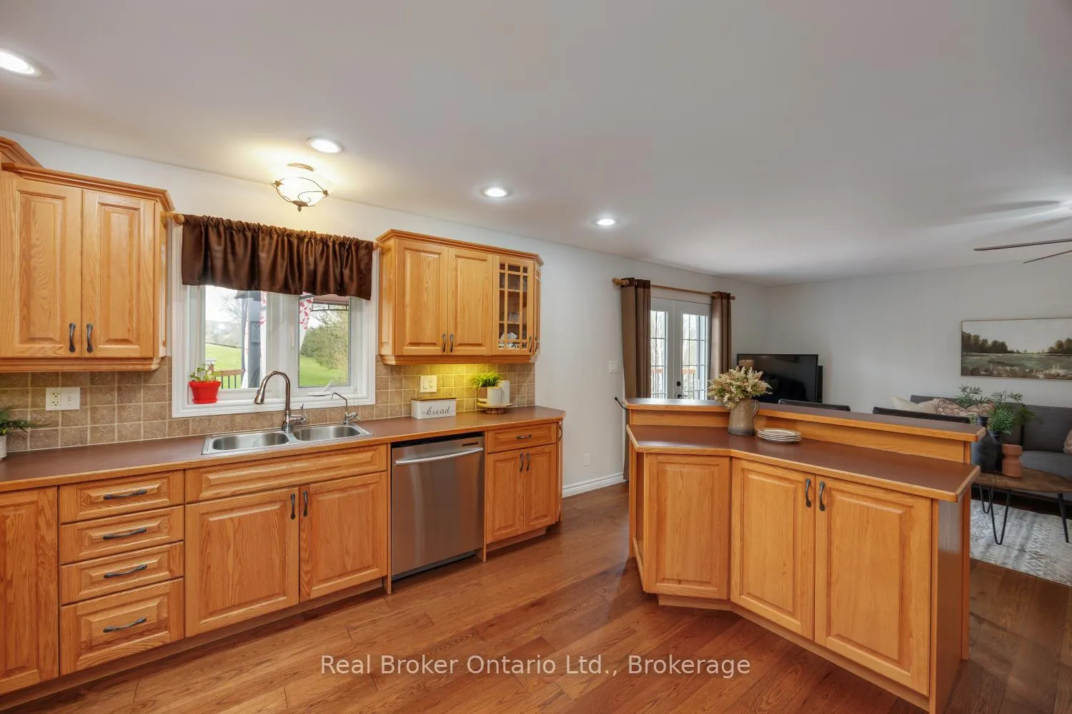 Photo 8 of 71 Morgan Road, Belleville, Thurlow Ward — HOMEH