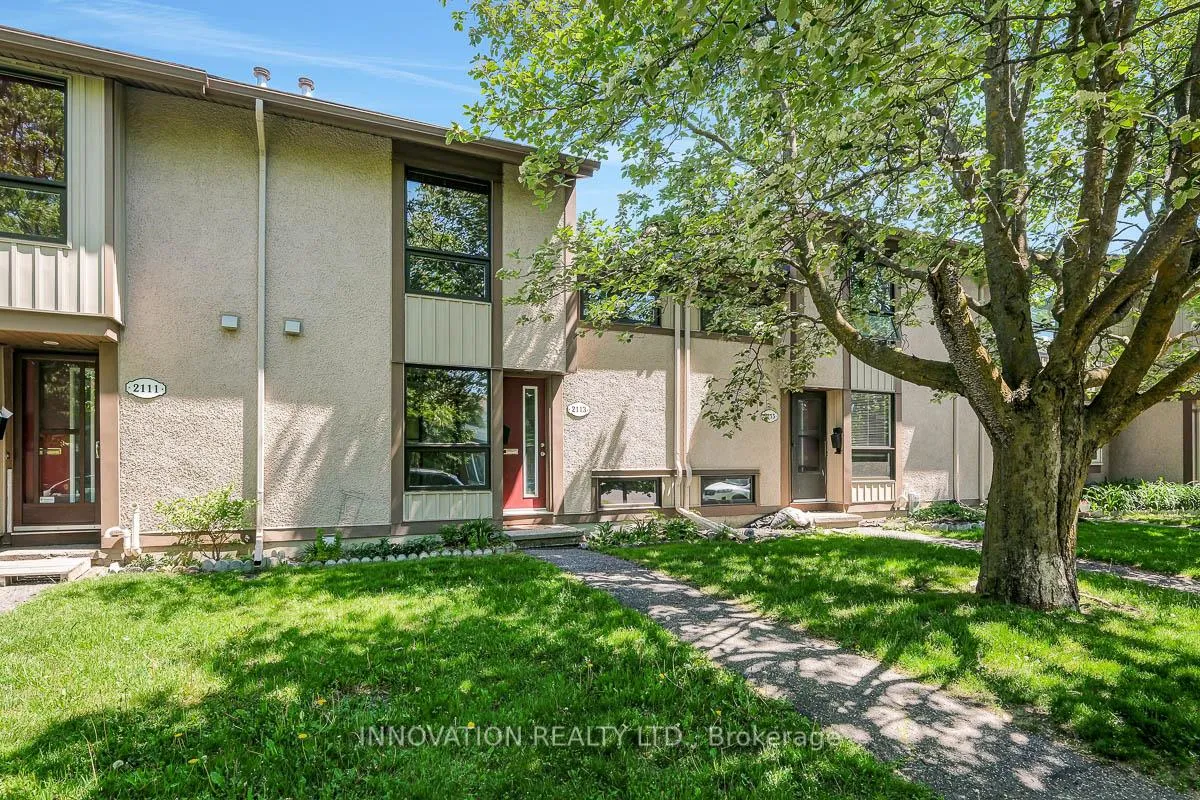 Photo 2 of 2113 Stonehenge Crescent, Ottawa, Pineview — HOMEH