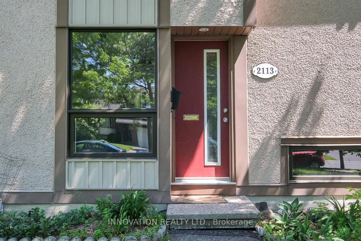 Photo 3 of 2113 Stonehenge Crescent, Ottawa, Pineview — HOMEH