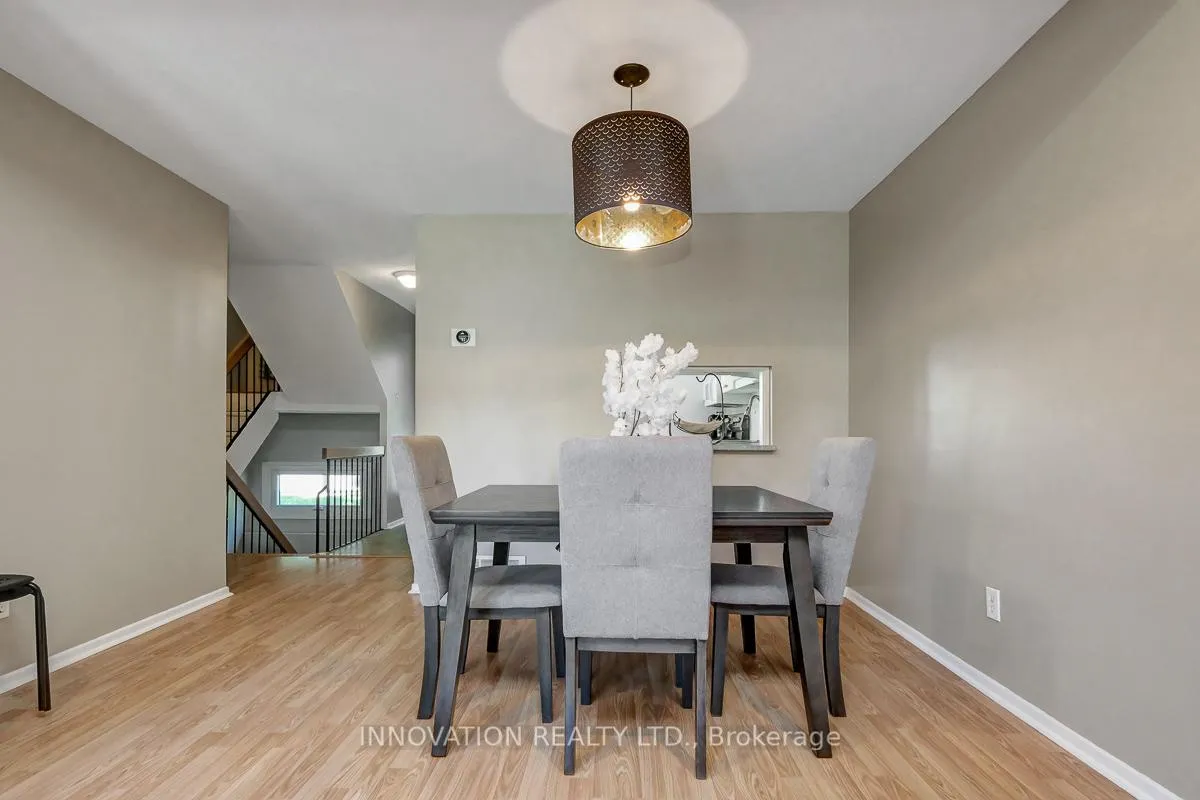 Photo 11 of 2113 Stonehenge Crescent, Ottawa, Pineview — HOMEH