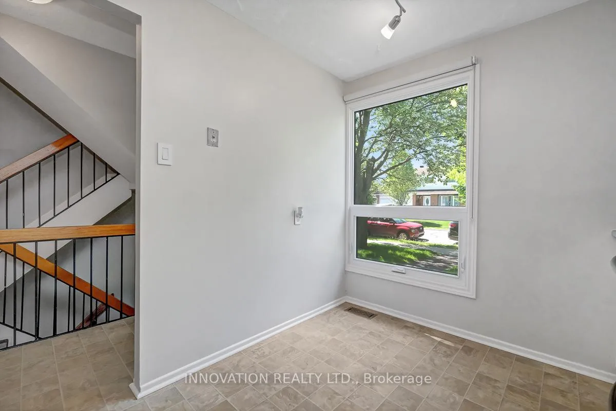 Photo 14 of 2113 Stonehenge Crescent, Ottawa, Pineview — HOMEH