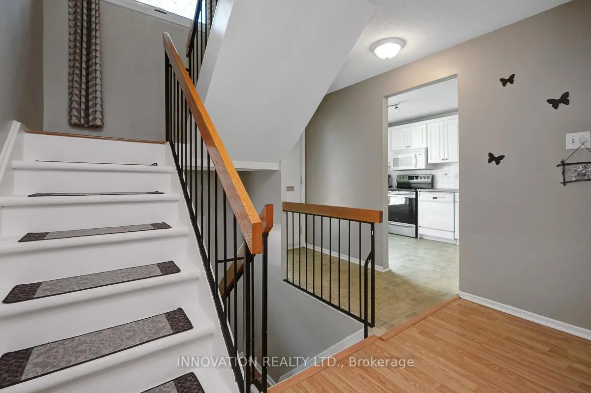 Photo 19 of 2113 Stonehenge Crescent, Ottawa, Pineview — HOMEH