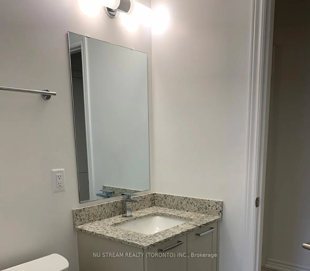 Photo 16 of 76 Village Parkway, Markham, Unionville — HOMEH