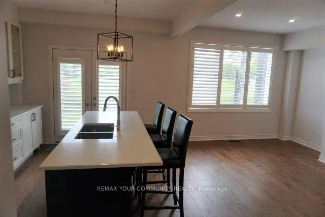Photo 4 of 4297 East Avenue, Lincoln, Beamsville — HOMEH