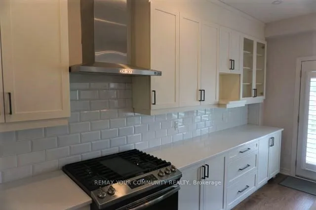 Photo 7 of 4297 East Avenue, Lincoln, Beamsville — HOMEH