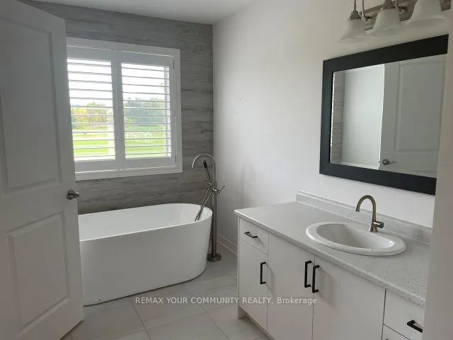Photo 15 of 4297 East Avenue, Lincoln, Beamsville — HOMEH