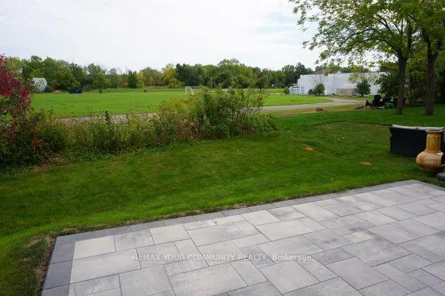 Photo 23 of 4297 East Avenue, Lincoln, Beamsville — HOMEH