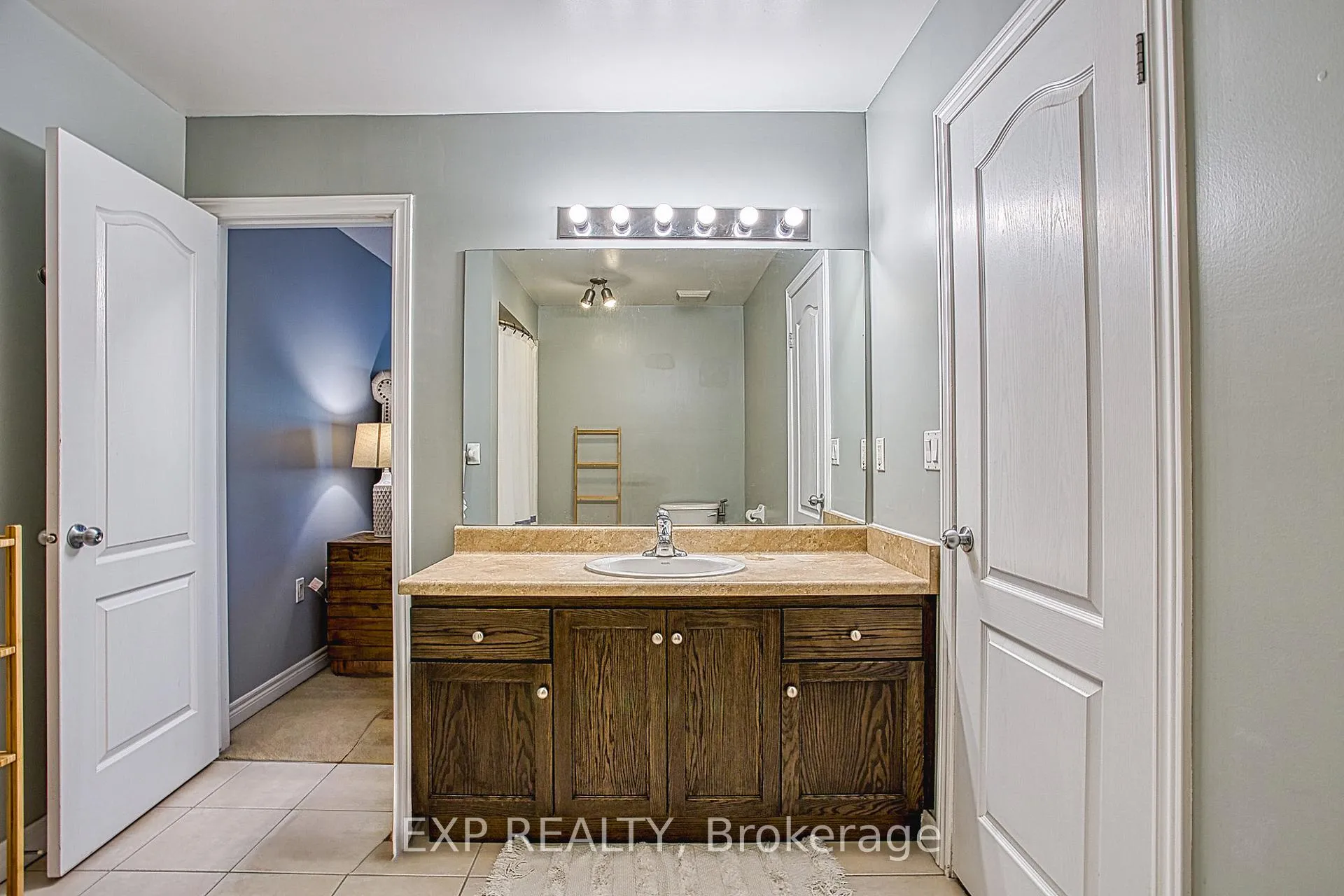 Photo 23 of Unit 2, 25 Ivybridge Drive, Hamilton, Lakeshore — HOMEH