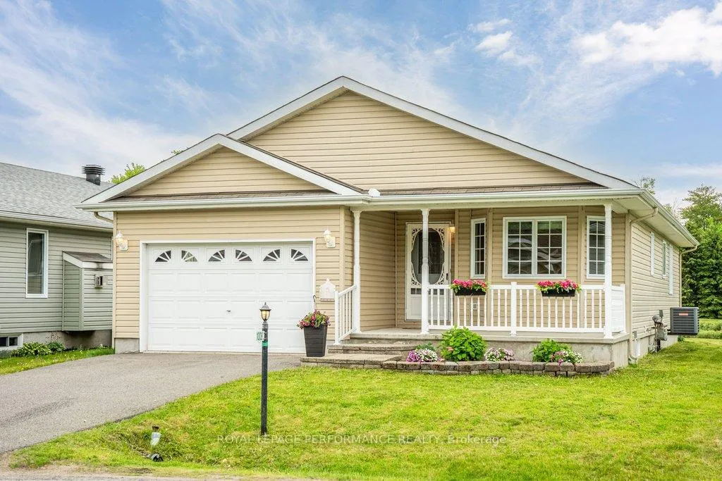 Photo 2 of 1008 Ada Barrington Private, Ottawa, Greely — HOMEH
