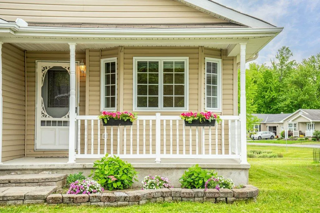 Photo 3 of 1008 Ada Barrington Private, Ottawa, Greely — HOMEH