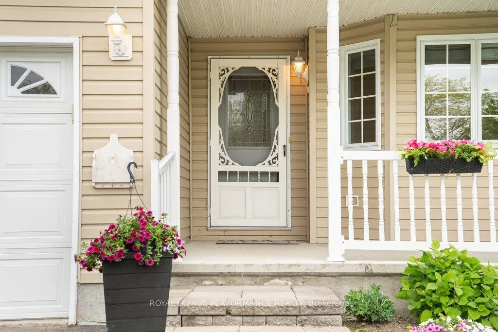 Photo 4 of 1008 Ada Barrington Private, Ottawa, Greely — HOMEH