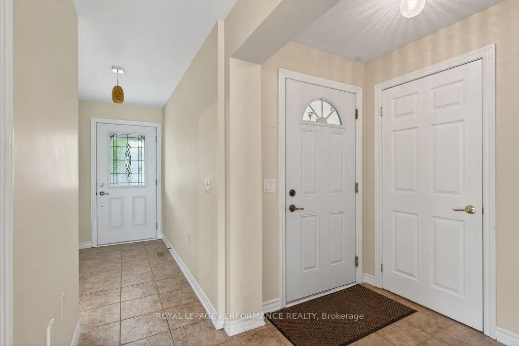 Photo 7 of 1008 Ada Barrington Private, Ottawa, Greely — HOMEH