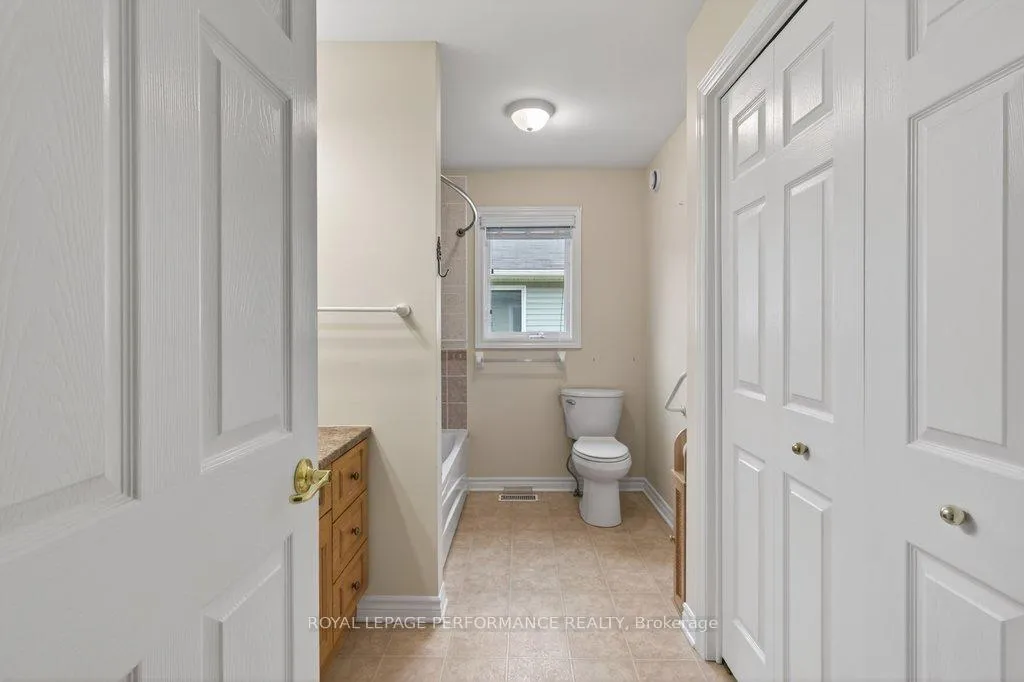 Photo 8 of 1008 Ada Barrington Private, Ottawa, Greely — HOMEH