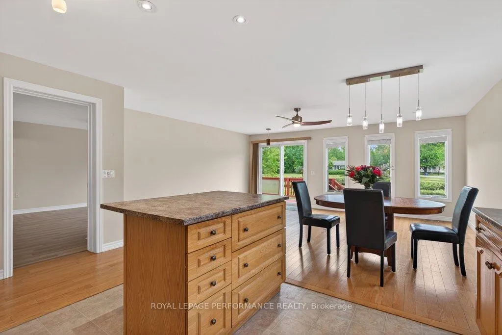 Photo 17 of 1008 Ada Barrington Private, Ottawa, Greely — HOMEH