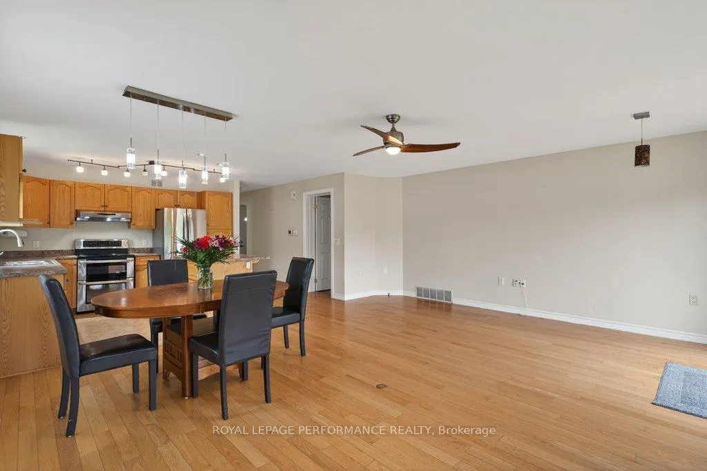 Photo 24 of 1008 Ada Barrington Private, Ottawa, Greely — HOMEH