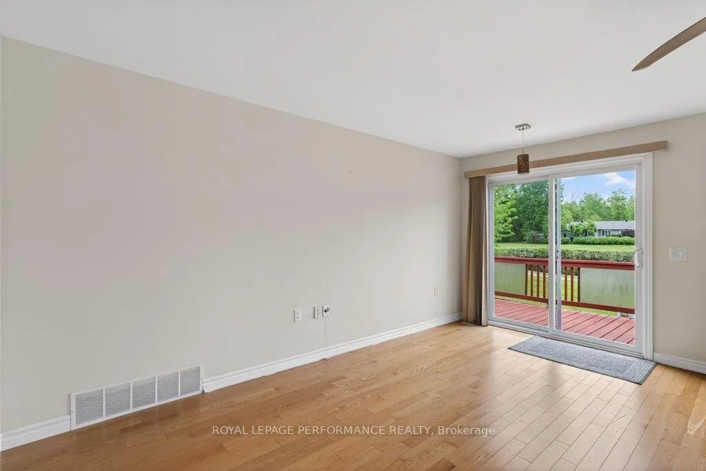 Photo 25 of 1008 Ada Barrington Private, Ottawa, Greely — HOMEH