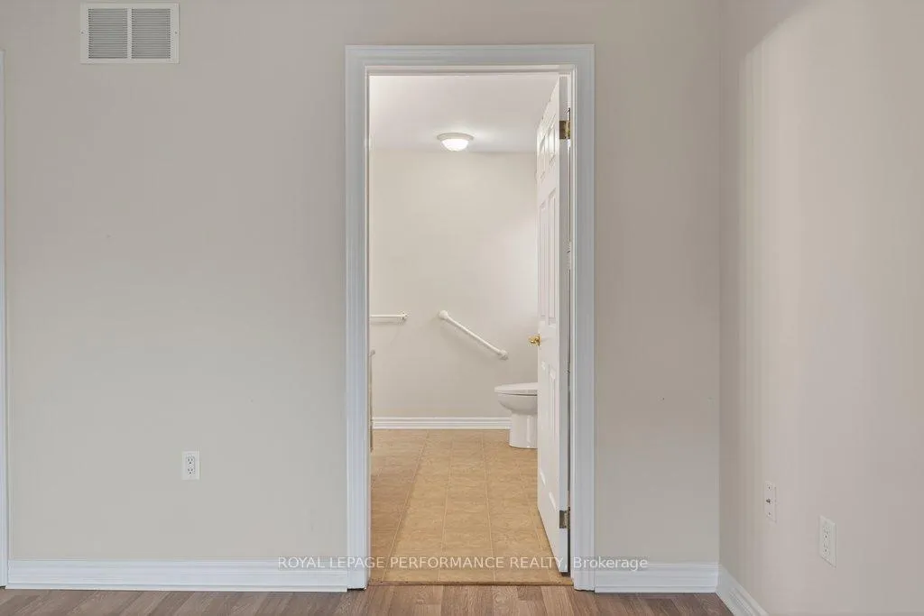 Photo 32 of 1008 Ada Barrington Private, Ottawa, Greely — HOMEH