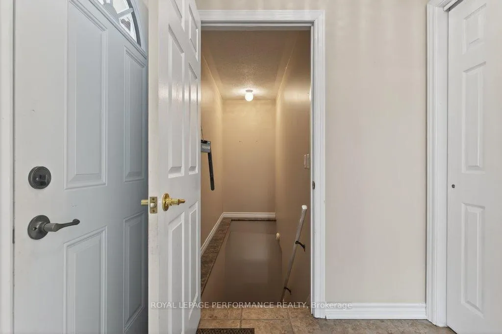 Photo 35 of 1008 Ada Barrington Private, Ottawa, Greely — HOMEH